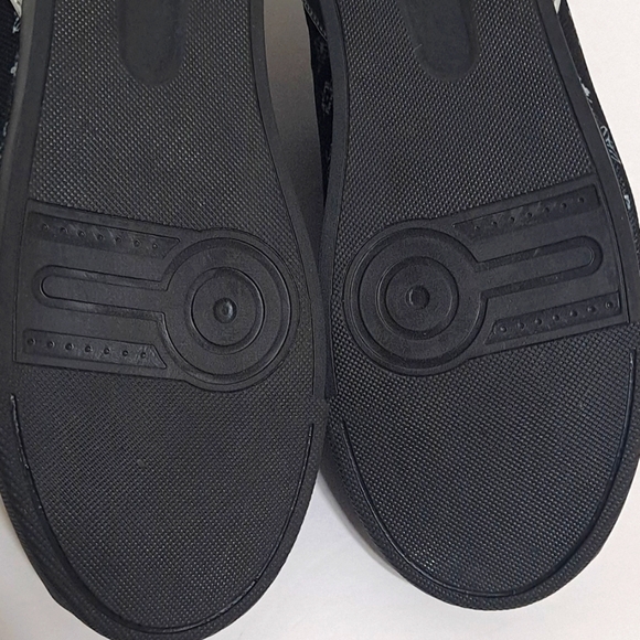 The Bradford Exchange Black and Silver Sneakers Size 8 NWOT - Picture 6 of 9